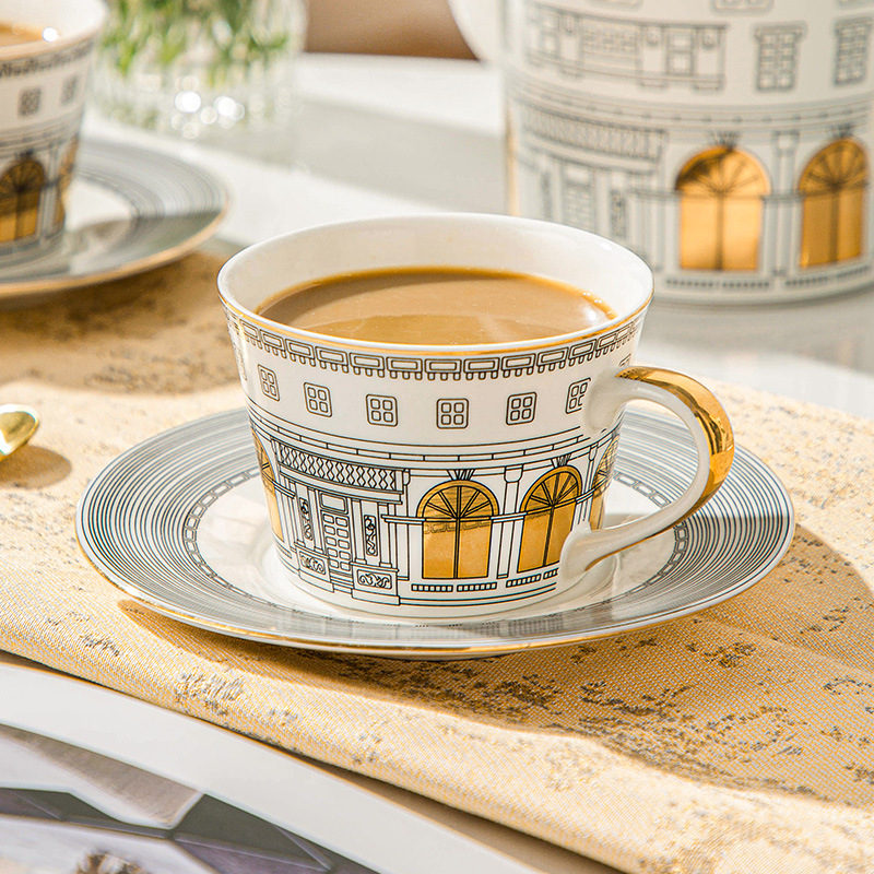 Coffee Tea Games - ヨーロッパの建築用カップアンドソーサー,コーヒーマグ,フレンチゴールドの豪華な絵画,アフタヌーンティーのデザートプレート,キッチン