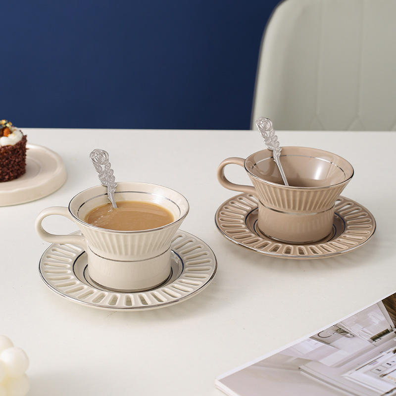 Coffee Tea Games - 高級セラミックコーヒーカップ皿北欧ホームメイクコーヒーカップセット高美容アフタヌーンティーカップ水カップ