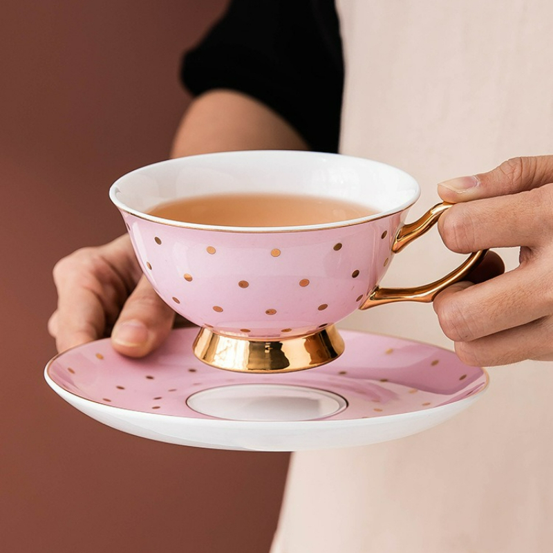 セラミックピンクコーヒーマグカップ、ディッシュティーカップ付 - Coffee Tea Games のレビューと価格