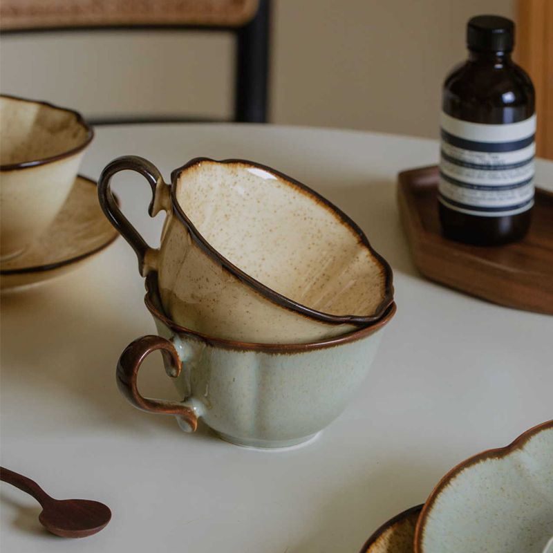 フランスのレトロなセラミックカッププレート、ユニークな下絵色 - Prefer Coffee To Tea のレビューと価格